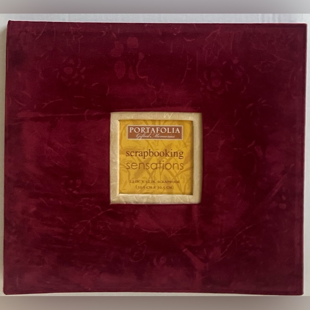 Brand new portafolia gifted memories scrapbook 12”x12”